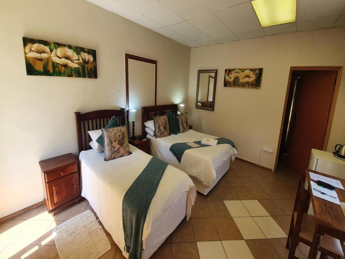 Castello Guesthouse Vryburg 外观 照片
