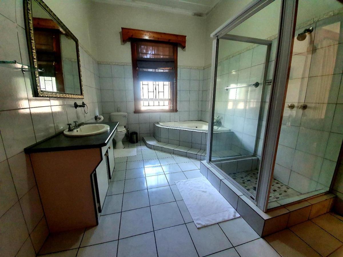 Castello Guesthouse Vryburg 外观 照片