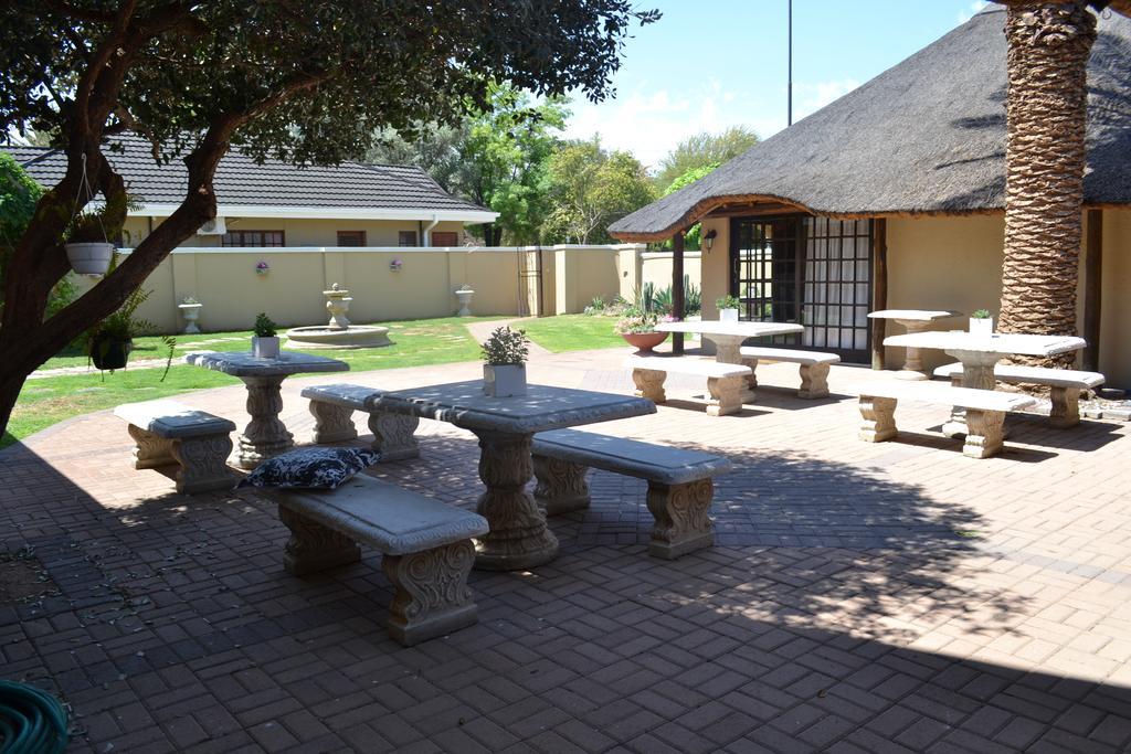 Castello Guesthouse Vryburg 外观 照片