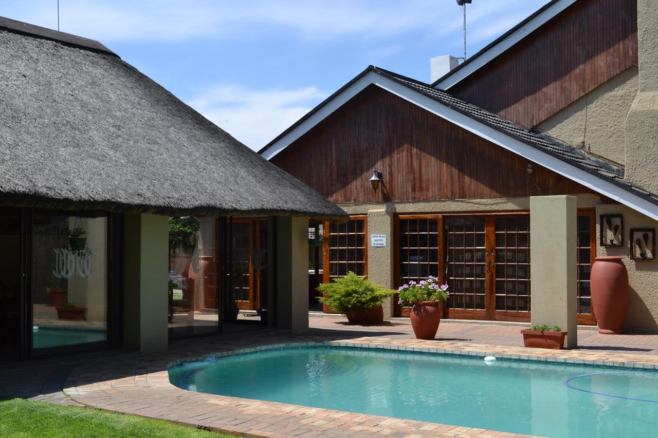 Castello Guesthouse Vryburg 外观 照片